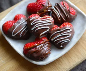 Chocolate-Dipped Strawberry Pretzel Hearts