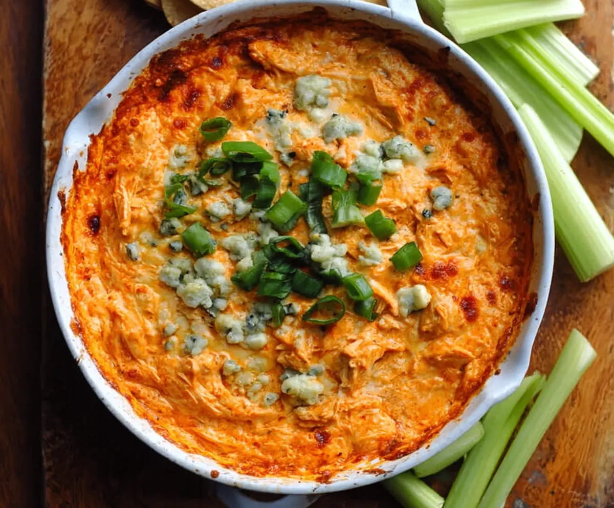 Easy Creamy Buffalo Chicken Dip