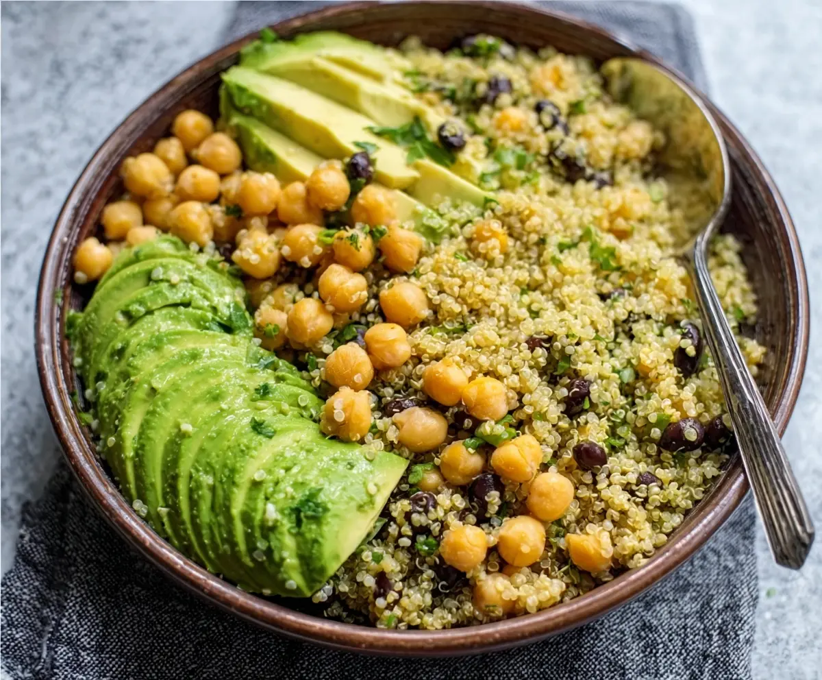 Healthy Quinoa Bowl with Avocado & Chickpeas